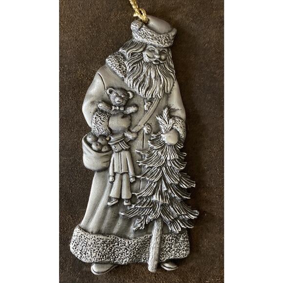 Vintage Avon 1993 Pewter Santa Christmas Ornament Hldg Tree, Teddy Bear, Soldier - Picture 1 of 2